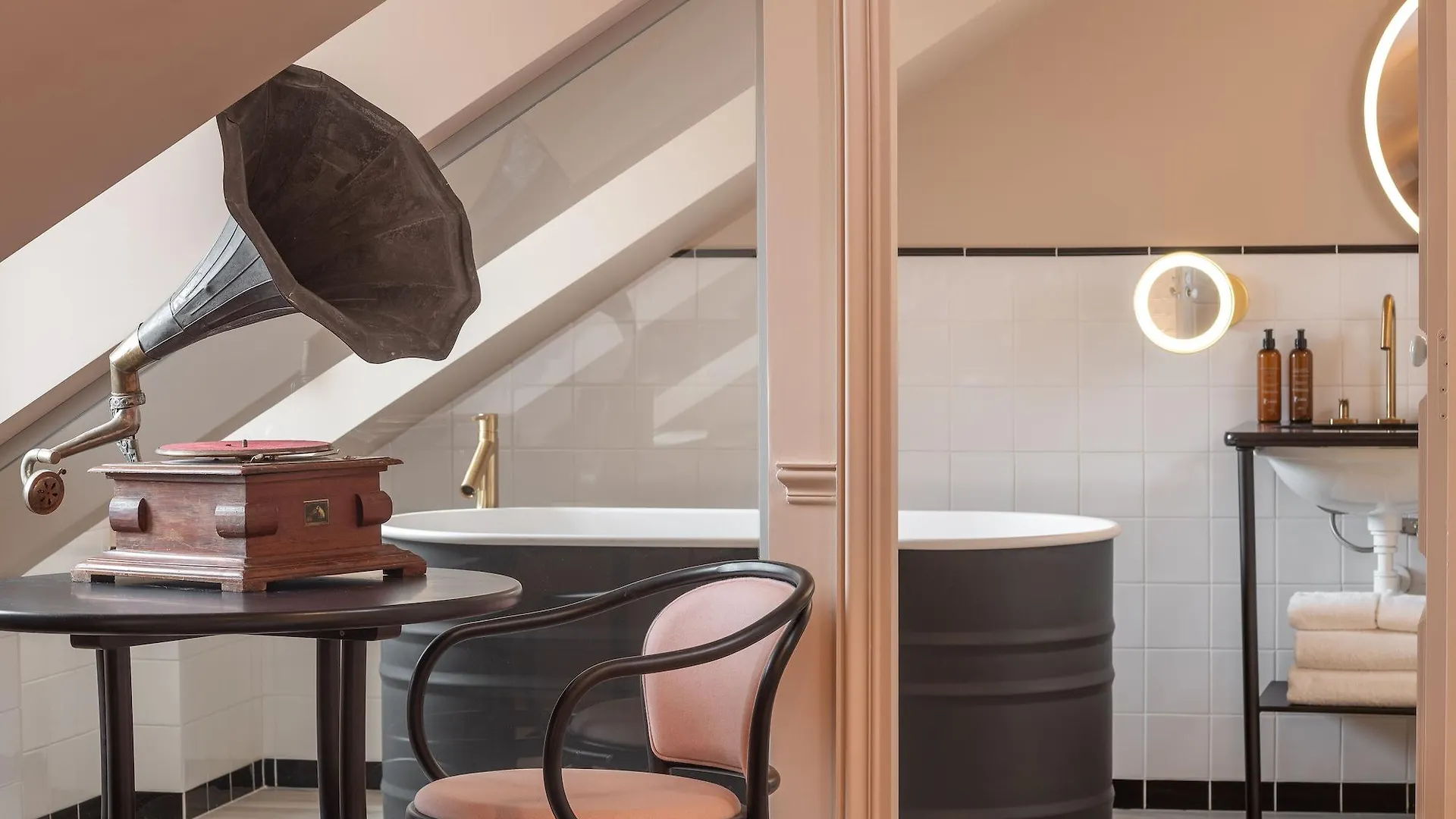 ***  Chouchou Hotel Paris France